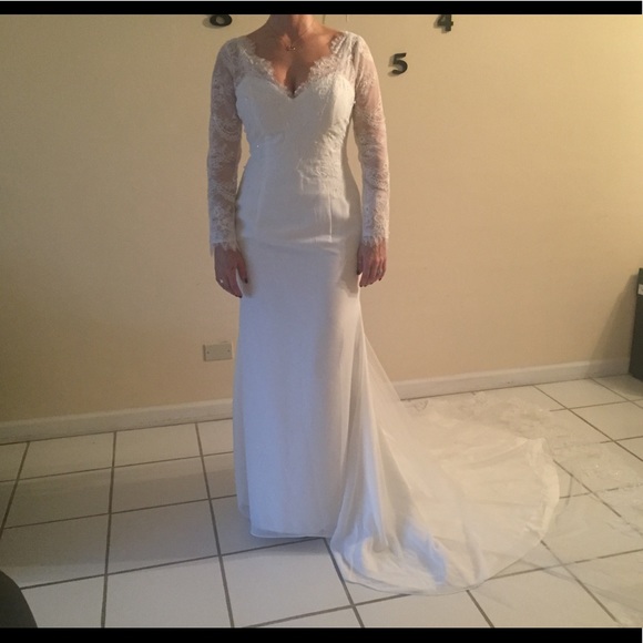 Wedding Dress - Picture 5 of 9